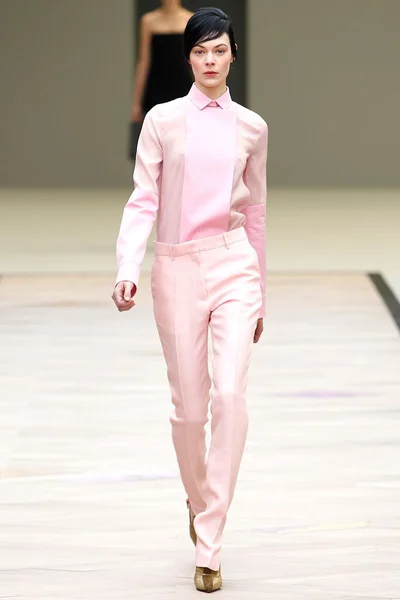 Look 30